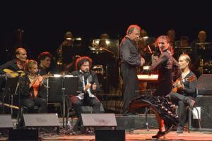 Les nuits Flamencas, au Parc Jean Moulin: Tablao "Flamenco" la Fabia et Sandie Santiago (decouverte de la scene flamenca locale); Initiation a la sevillane en association avec Acento Flamenco; Giraldillo (bal sévillan); Juan Carmona septet accompagne par la danseuse Paloma Fantova; "Orillas" Juan Carmona et l'orchestre symphonique de l'Opera de Toulon