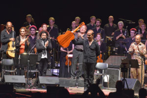 Les nuits Flamencas, au Parc Jean Moulin: Tablao "Flamenco" la Fabia et Sandie Santiago (decouverte de la scene flamenca locale); Initiation a la sevillane en association avec Acento Flamenco; Giraldillo (bal sévillan); Juan Carmona septet accompagne par la danseuse Paloma Fantova; "Orillas" Juan Carmona et l'orchestre symphonique de l'Opera de Toulon